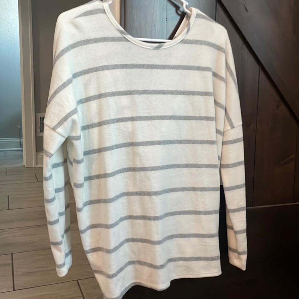 BRAND NEW WITH TAGS grey/white striped sweater with twist back!